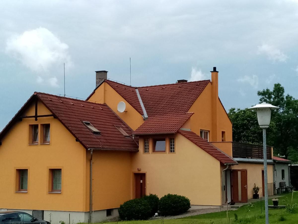 Mija Apartman S Vinnym Sklipkem, Zahradou A Grilem Kájov 外观 照片